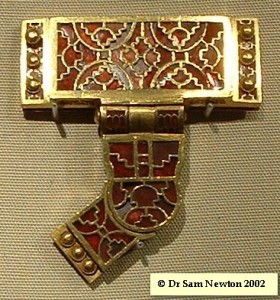 SH-sword-belt strap distributer-©-NT-Dr-Sam-Newton-2002