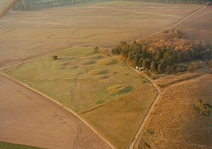 Cliff Hoppitt's aerial photograph of Sutton Hoo, taken early one morning in May 1983. 
